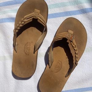 Little kid Rainbow sandals. Size: 13/1